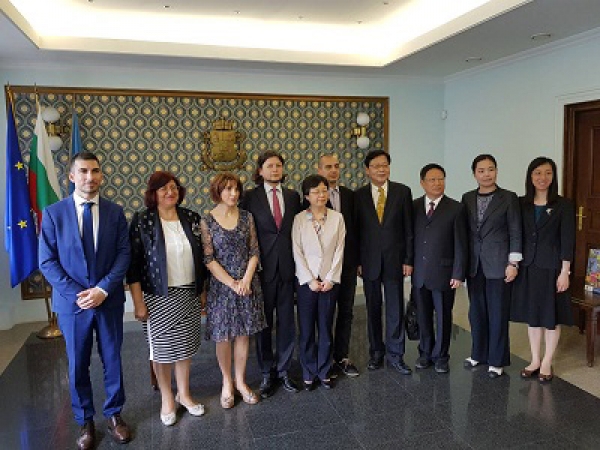 Delegation from Shanghai Exchanged Knowledge and Ideas with Sofia Municipality