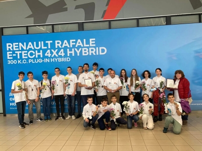 The ambassadors of Sofia, students from the National High School of Natural Sciences and Mathematics (NPMG), returned with numerous medals from a mathematics competition in Doha.