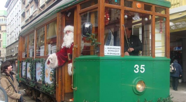 Christmas Extravaganza &ndash; Take a Ride on the Retro Tram
